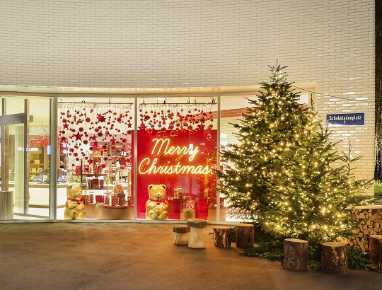 HoC_Panorama_X-Mas_Aussenansicht_Beleuchtung_Schaufenster_540x410 Weihnachts-Schaufenster
